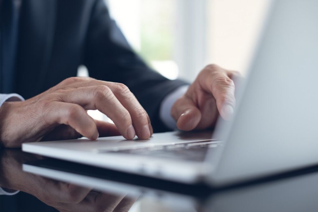 【Dell PCが起動しない】黒い画面になる原因と対処法4選