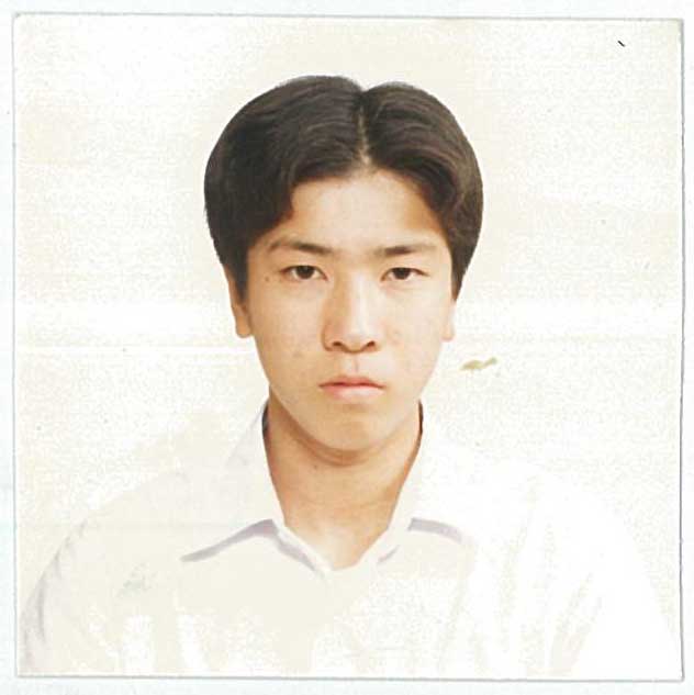 高校生のパスポート写真