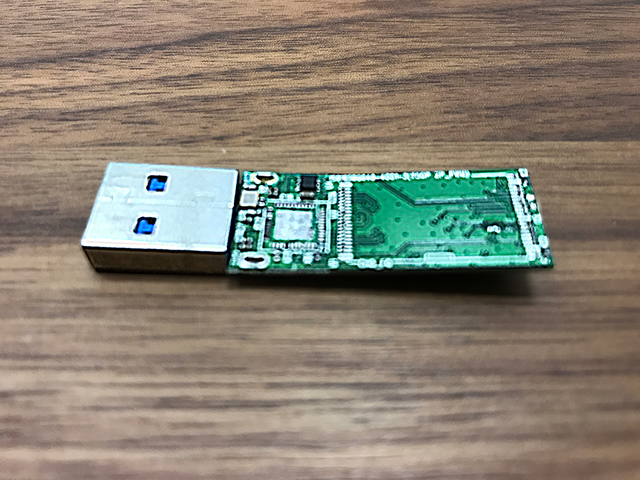 【記念に残している壊れたUSB】①