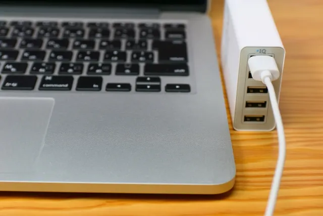 MACが充電できない