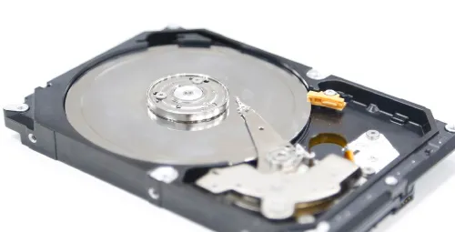 表面に傷のついたHDD